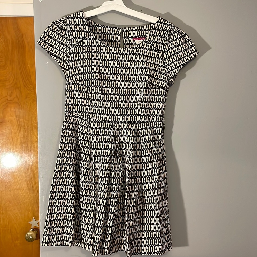 Ixia dress perfect length. Size large.